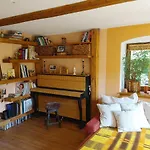 West Bohemian Home, 208 Krajkova