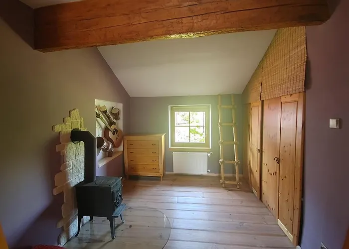 West Bohemian Home, 208 Krajkova