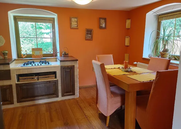 West Bohemian Home, 208